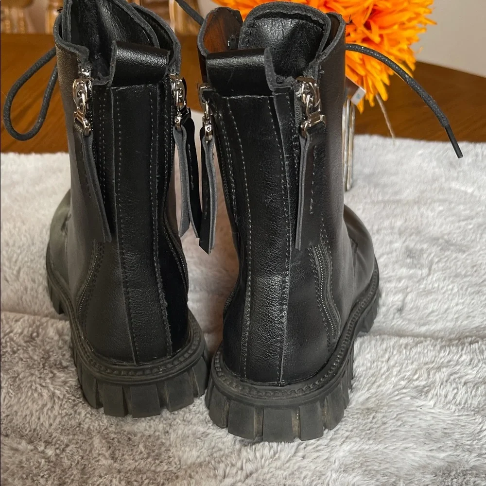 Girls  Black Lace-Up Combat Boots - Classic Chunky Sole